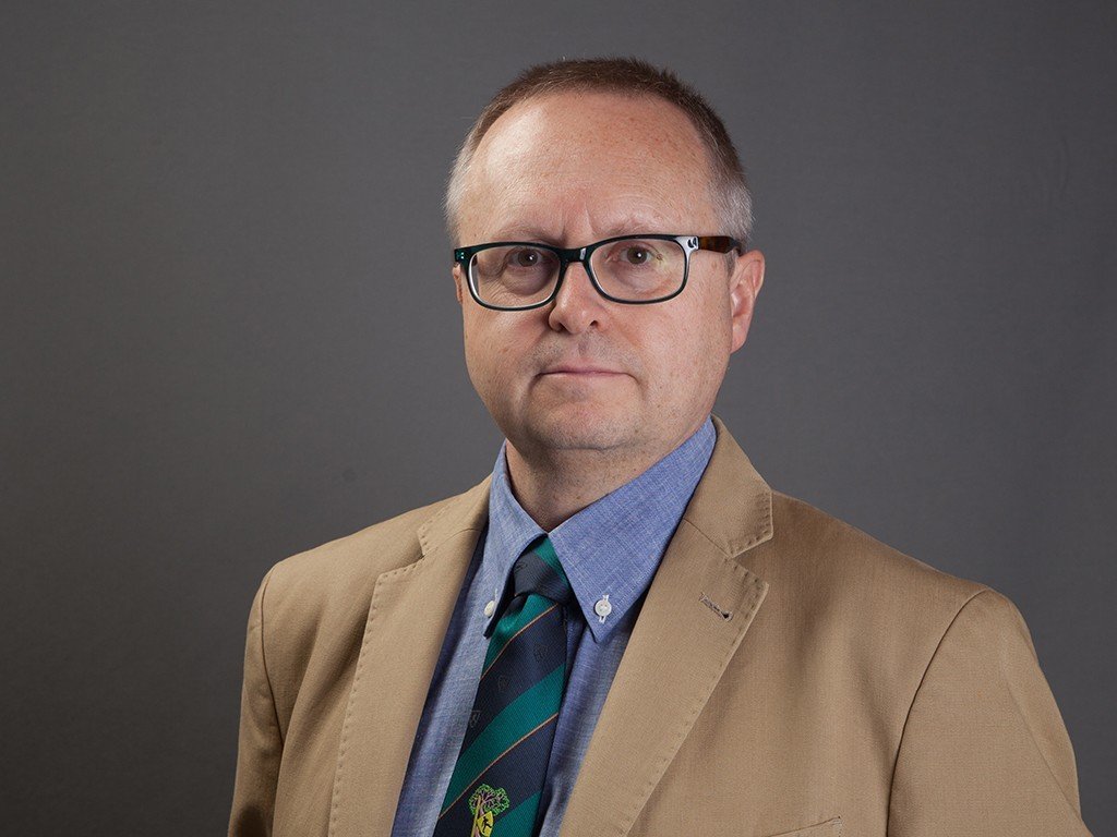 Dr. Fernando Álvarez Goenaga